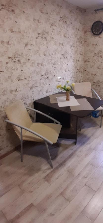 Apartment 30 M2 On Sergei Esenin 11 Kharkov Ngoại thất bức ảnh