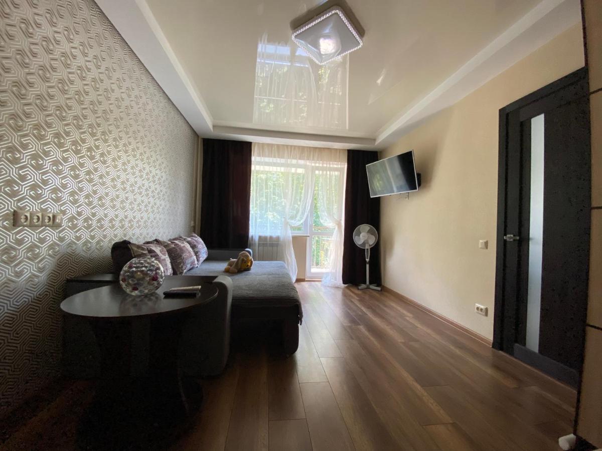 Apartment 30 M2 On Sergei Esenin 11 Kharkov Ngoại thất bức ảnh