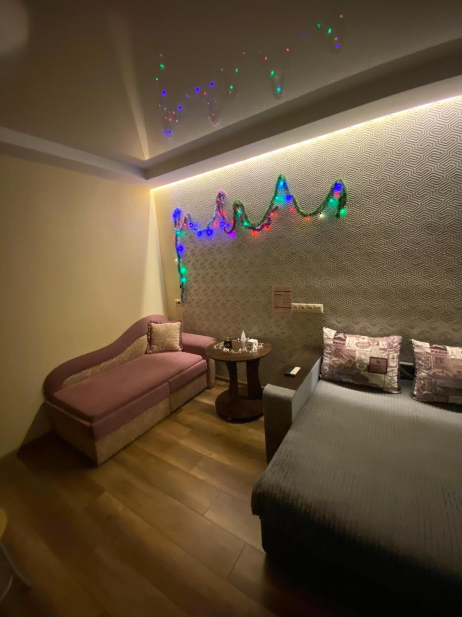 Apartment 30 M2 On Sergei Esenin 11 Kharkov Ngoại thất bức ảnh