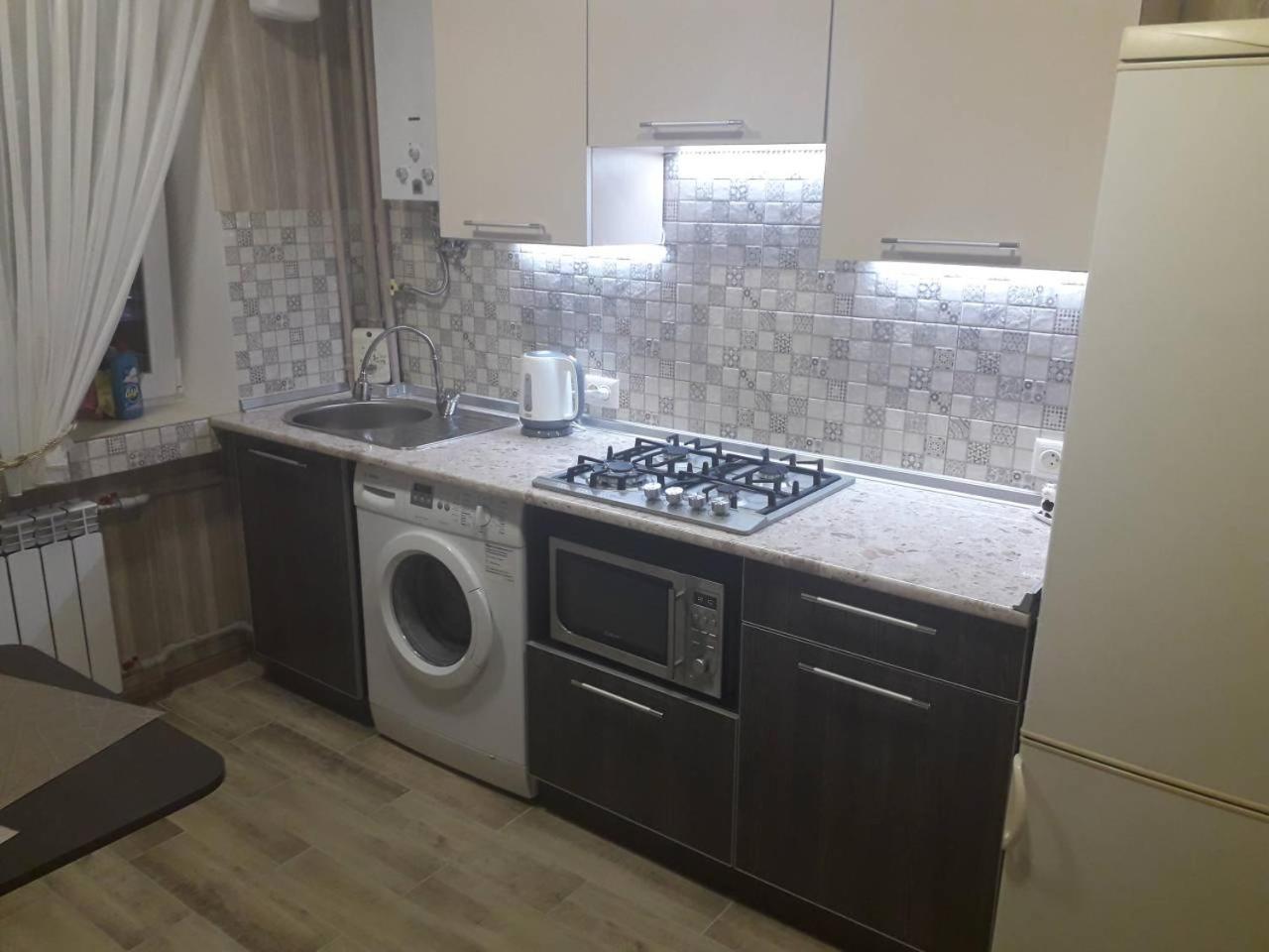 Apartment 30 M2 On Sergei Esenin 11 Kharkov Ngoại thất bức ảnh