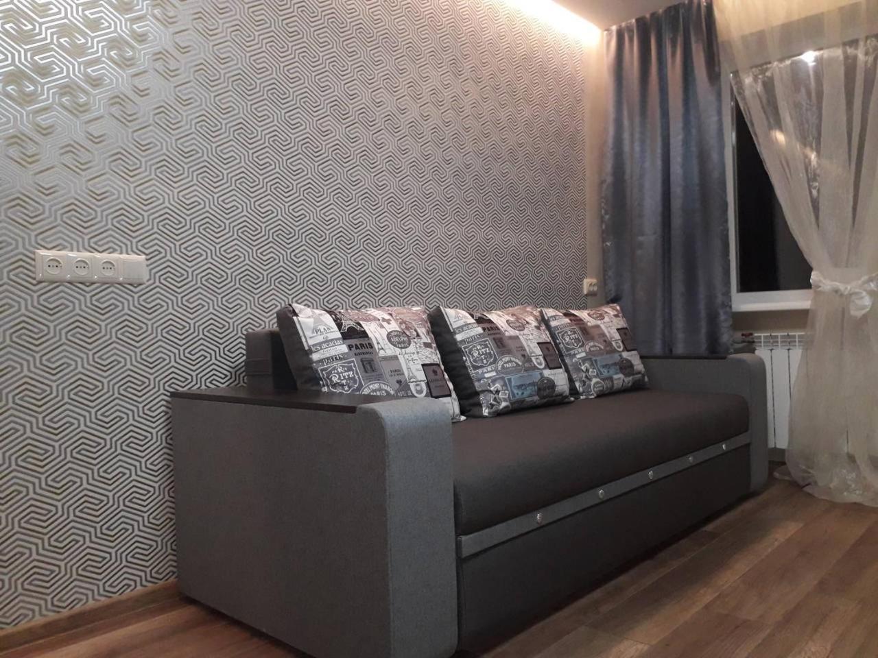 Apartment 30 M2 On Sergei Esenin 11 Kharkov Ngoại thất bức ảnh
