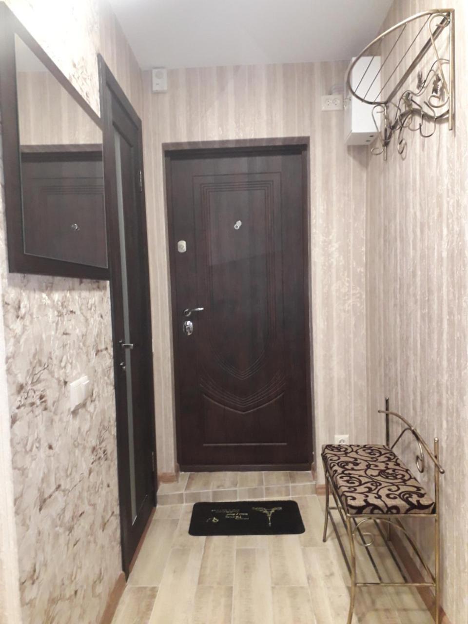 Apartment 30 M2 On Sergei Esenin 11 Kharkov Ngoại thất bức ảnh