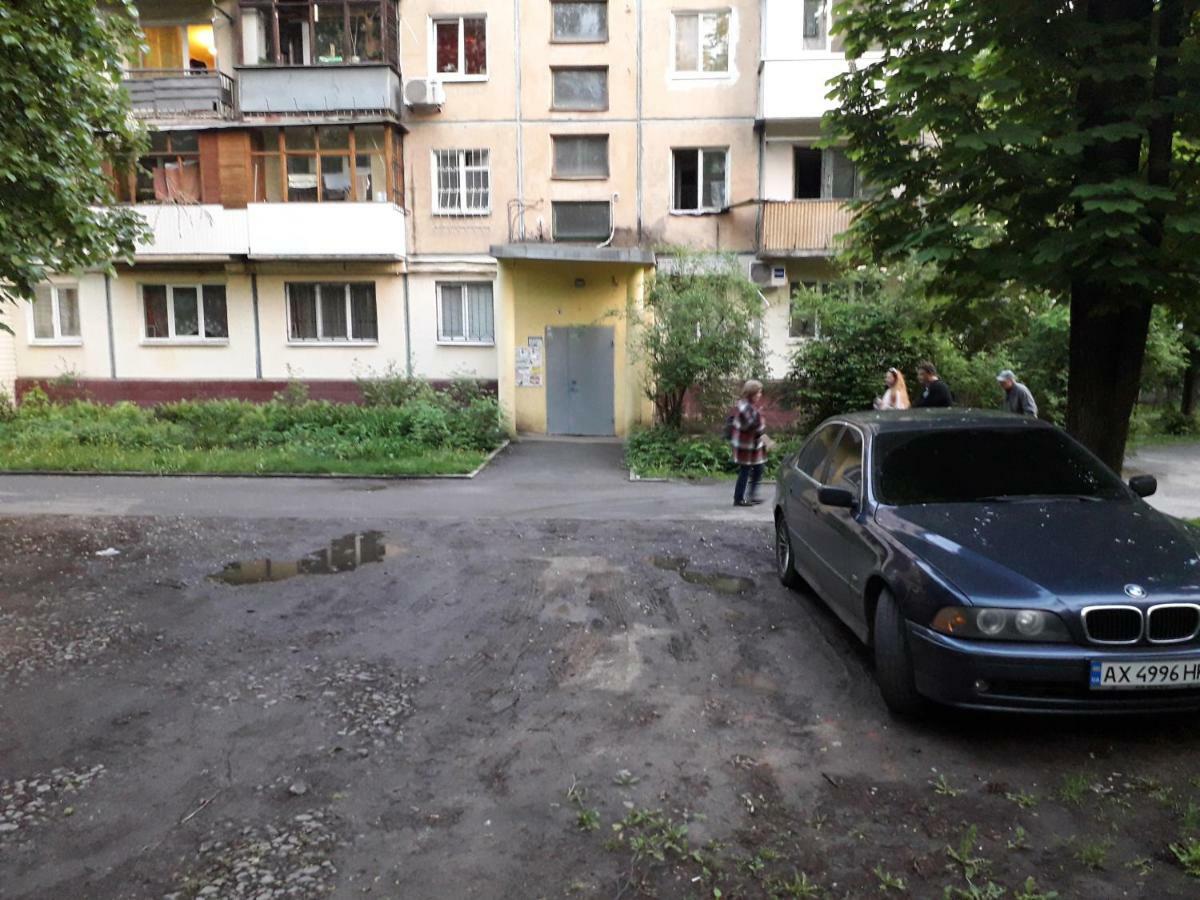 Apartment 30 M2 On Sergei Esenin 11 Kharkov Ngoại thất bức ảnh