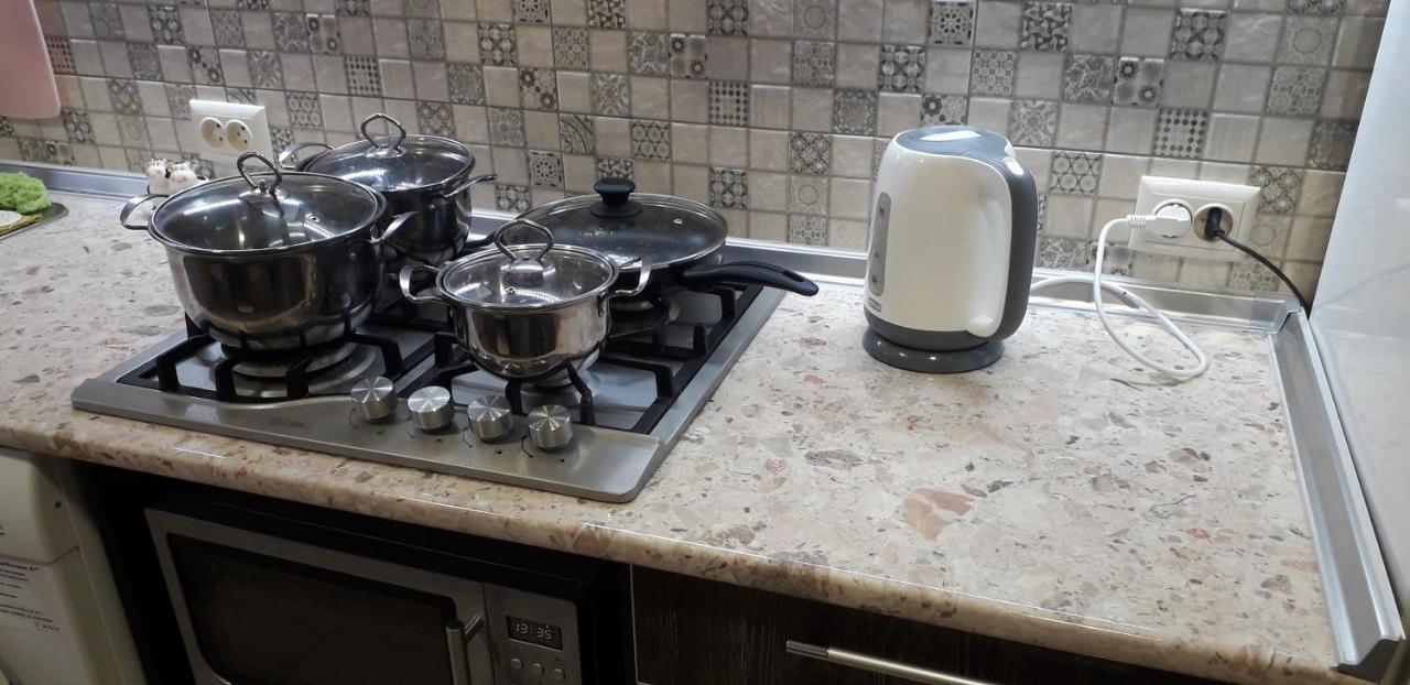 Apartment 30 M2 On Sergei Esenin 11 Kharkov Ngoại thất bức ảnh